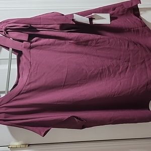 Nwt women blouse size 2x. 1 state reg$79